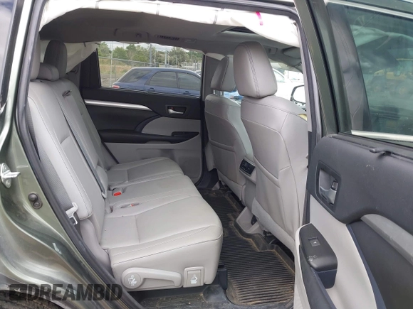 2018 Toyota Highlander SE with VIN 5TDJZRFH9JS823049, listed as a IAAI auction lot 39639165 with 85,990 mi miles and . Bid and sale history available at DreamBid. Image 8.