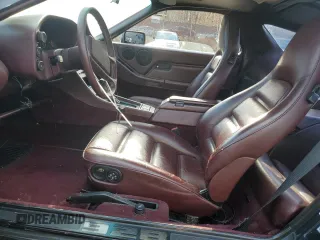 1988 Porsche 928 z VIN WP0JB0921JS860322, wystawiony jako Copart lot #43746455 z przebiegiem 136 427 mil mil oraz Szkody całkowita. Historia ofert i sprzedaży dostępna na DreamBid. Obrazek 7.