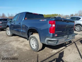 2019 Chevrolet Silverado 1500 LT with VIN 1GCRYDED2KZ262281, listed as a IAAI auction lot 41821511 with 107,341 mi miles. Bid and sale history available at carsss.com. Image 3.