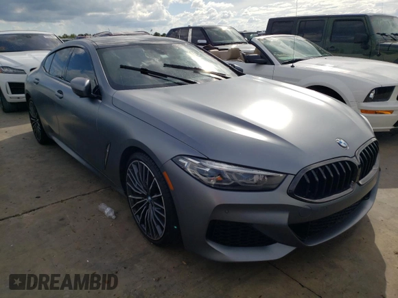 2022 BMW 8 Series 840i z VIN WBAGV2C03NCH48934, wystawiony jako Copart lot #62350752 z przebiegiem Nie podano mil oraz . Historia ofert i sprzedaży dostępna na DreamBid. Obrazek 1.