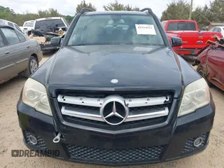 2010 Mercedes-Benz GLK with VIN WDCGG8HB0AF321592, listed as a IAAI auction lot 42114612 with 156,099 mi miles. Bid and sale history available at carsss.com. Image 6.