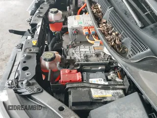 2017 Chevrolet Bolt EV Premier z VIN 1G1FX6S07H4177910, wystawiony jako IAAI lot #42800502 z przebiegiem 77 504 mil mil oraz . Historia ofert i sprzedaży dostępna na DreamBid. Obrazek 20.