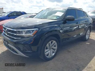 2020 Volkswagen Atlas SE z VIN 1V2YE2CA3LC224739, wystawiony jako IAAI lot #42045123 z przebiegiem 107 712 mil mil oraz . Historia ofert i sprzedaży dostępna na DreamBid. Obrazek 2.
