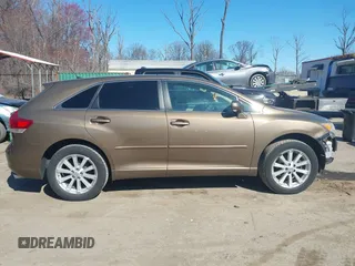 2009 Toyota Venza with VIN 4T3ZE11AX9U002174, listed as a IAAI auction lot 41901031 with 230,619 mi miles. Bid and sale history available at carsss.com. Image 13.