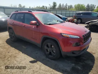 2017 Jeep Cherokee High Altitude with VIN 1C4PJMDS8HW504500, listed as a Copart auction lot 62302245 with 83,755 mi miles and Salvage title. Bid and sale history available at DreamBid. Image 4.