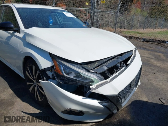 2019 Nissan Altima 2.5 SR with VIN 1N4BL4CV7KC169504, listed as a IAAI auction lot 41891687 with 88,906 mi miles. Bid and sale history available at carsss.com. Image 6.