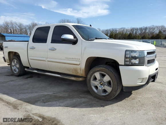 2009 Chevrolet Silverado 1500 LTZ with VIN 3GCEK33329G158422, listed as a Copart auction lot 46785695 with 224,855 mi miles and Clean Title. Bid and sale history available at carsss.com. Image 4.
