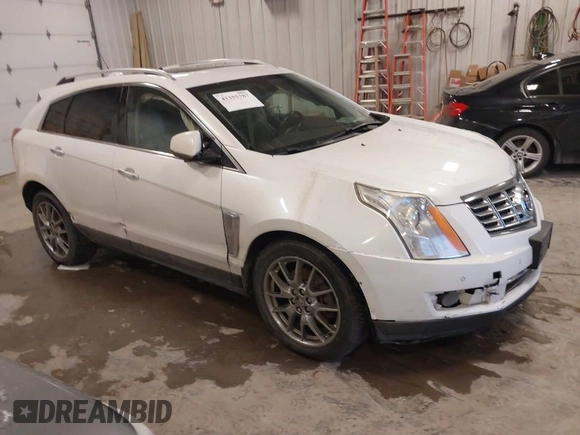 2015 Cadillac SRX Premium Collection with VIN 3GYFNGE32FS564168, listed as a IAAI auction lot 41355787 with 182,949 mi miles. Bid and sale history available at carsss.com. Image 1.