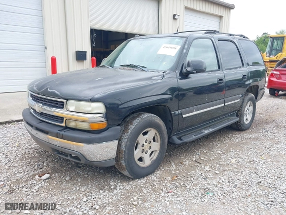 2004 Chevrolet Tahoe LT with VIN 1GNEC13Z04J262265, listed as a IAAI auction lot 42049698 with 376,367 mi miles. Bid and sale history available at carsss.com. Image 2.