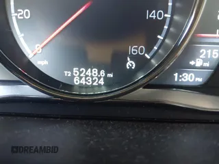 2016 Volvo XC60 T5 Premier с VIN YV4612RK7G2828503, выставлен на аукционе IAAI как лот 42176880 с пробегом 64 324 миль миль и . История ставок и продаж доступна на DreamBid. Изображение 14.