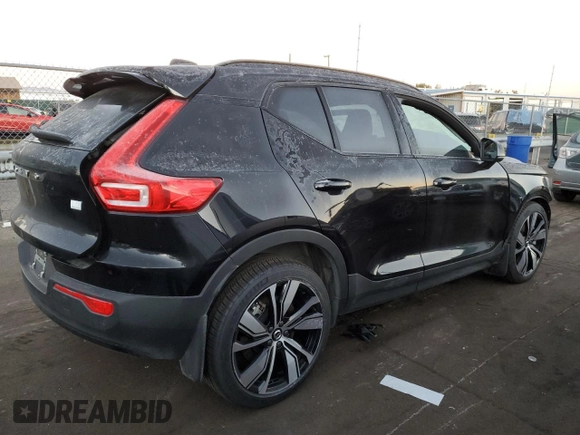 2021 Volvo XC40 z VIN YV4ED3UR9M2561647, wystawiony jako Copart lot #85908524 z przebiegiem 31 479 mil mil oraz Szkoda całkowita • Salvage title. Historia ofert i sprzedaży dostępna na DreamBid. Obrazek 3.