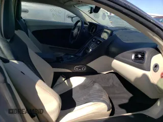 2017 Aston Martin DB11 z VIN SCFRMFAV6HGL00560, wystawiony jako Copart lot #62420112 z przebiegiem Nie podano mil oraz . Historia ofert i sprzedaży dostępna na DreamBid. Obrazek 5.