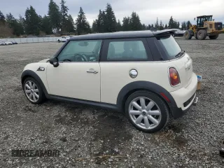 2007 MINI Hardtop S with VIN WMWMF73547TL87545, listed as a Copart auction lot 49746305 with 84,463 mi miles and Clean Title. Bid and sale history available at DreamBid. Image 2.
