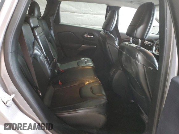 2019 Jeep Cherokee Latitude Plus z VIN 1C4PJLLB6KD129415, wystawiony jako Copart lot #55595815 z przebiegiem 94 757 mil mil oraz Szkoda całkowita • Salvage title. Historia ofert i sprzedaży dostępna na DreamBid. Obrazek 11.