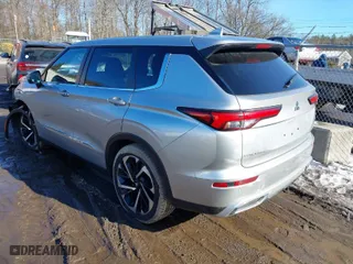 2022 Mitsubishi Outlander SE with VIN JA4J4UA86NZ038348, listed as a IAAI auction lot 41576815 with 46,820 mi miles. Bid and sale history available at carsss.com. Image 3.