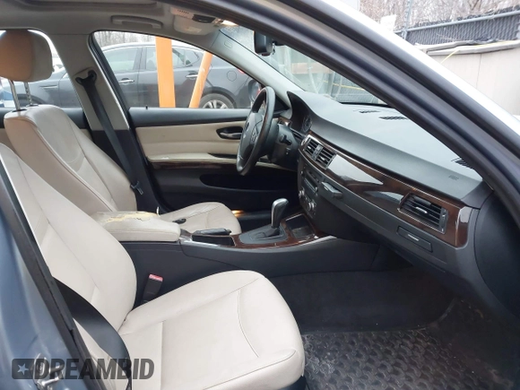 2011 BMW 3 Series 328i xDrive with VIN WBAPK7C56BA973080, listed as a IAAI auction lot 41504229 with 247,771 mi miles. Bid and sale history available at carsss.com. Image 5.