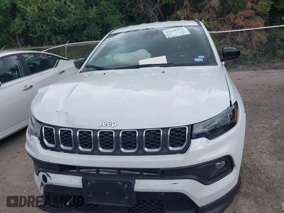 2024 Jeep Compass Latitude with VIN 3C4NJDBN9RT100598, listed as a IAAI auction lot 42541564 with 25,447 mi miles and . Bid and sale history available at DreamBid. Image 11.