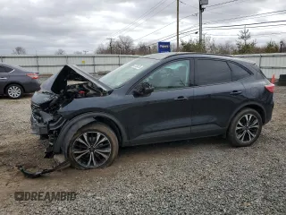 2021 Ford Escape SE with VIN 1FMCU9G65MUB21732, listed as a Copart auction lot 47725475 with 7,490 mi miles and Salvage Title. Bid and sale history available at carsss.com. Image 1.