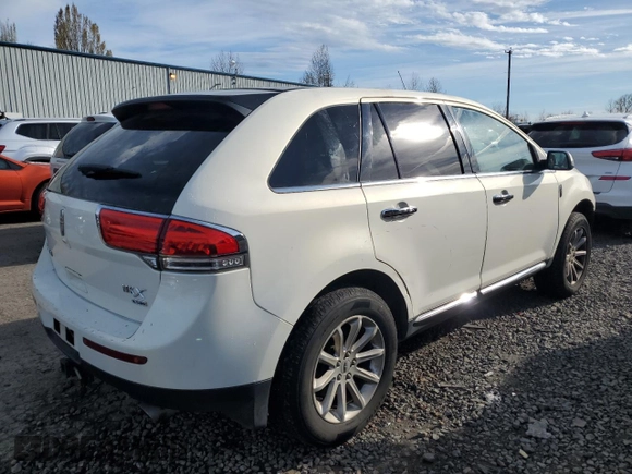 2012 Lincoln MKX with VIN 2LMDJ8JK4CBL17246, listed as a Copart auction lot 50425695 with 135,242 mi miles and Salvage Title. Bid and sale history available at DreamBid. Image 3.