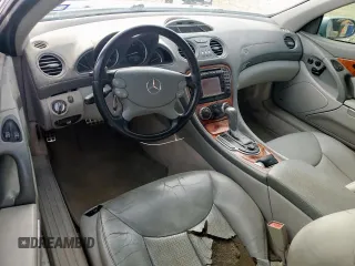 2004 Mercedes-Benz SL 500 z VIN WDBSK75F84F069402, wystawiony jako Copart lot #60903495 z przebiegiem 158 308 mil mil oraz Czysty tytuł • Clean title. Historia ofert i sprzedaży dostępna na DreamBid. Obrazek 8.