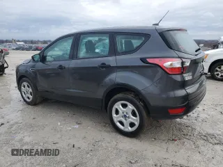 2018 Ford Escape S z VIN 1FMCU0F75JUD28557, wystawiony jako Copart lot #47191165 z przebiegiem 154 597 mil mil oraz Czysty tytuł • Clean title. Historia ofert i sprzedaży dostępna na DreamBid. Obrazek 2.
