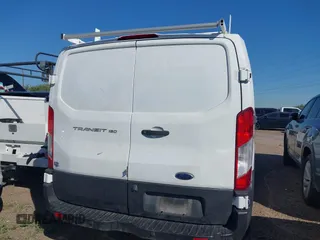 2019 Ford Transit z VIN 1FTYE1YM2KKA11865, wystawiony jako IAAI lot #42057856 z przebiegiem 71 214 mil mil oraz . Historia ofert i sprzedaży dostępna na DreamBid. Obrazek 16.