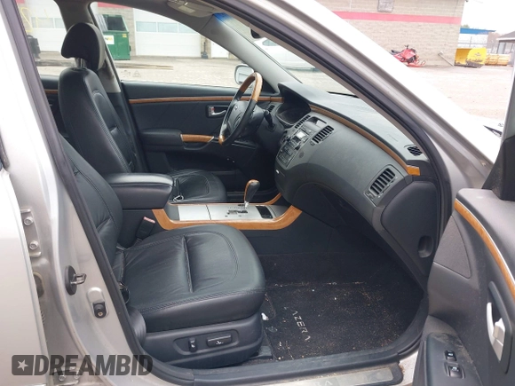 2006 Hyundai Azera SE z VIN KMHFC46F46A077702, wystawiony jako IAAI lot #42088782 z przebiegiem 103 033 mil mil oraz . Historia ofert i sprzedaży dostępna na DreamBid. Obrazek 5.
