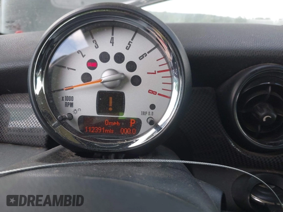2011 MINI Clubman S z VIN WMWZG3C56BTY37202, wystawiony jako IAAI lot #42346839 z przebiegiem 112 391 mil mil oraz . Historia ofert i sprzedaży dostępna na DreamBid. Obrazek 7.