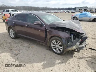 2013 Kia Optima LX z VIN 5XXGM4A7XDG129700, wystawiony jako Copart lot #47581035 z przebiegiem 121 247 mil mil oraz Szkody całkowita. Historia ofert i sprzedaży dostępna na DreamBid. Obrazek 4.