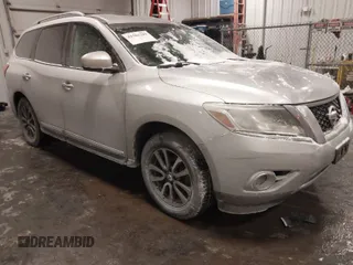 2013 Nissan Pathfinder SL z VIN 5N1AR2MM8DC663920, wystawiony jako IAAI lot #41586209 z przebiegiem 210 000 mil mil oraz . Historia ofert i sprzedaży dostępna na DreamBid. Obrazek 1.
