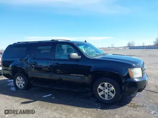 2010 Chevrolet Suburban LT with VIN 1GNUKJE35AR147956, listed as a IAAI auction lot 41722353 with 277,153 mi miles. Bid and sale history available at carsss.com. Image 13.