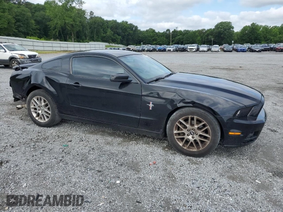 2013 Ford Mustang V6 z VIN 1ZVBP8AM1D5238157, wystawiony jako Copart lot #60427525 z przebiegiem 133 512 mil mil oraz Szkoda całkowita • Salvage title. Historia ofert i sprzedaży dostępna na DreamBid. Obrazek 4.