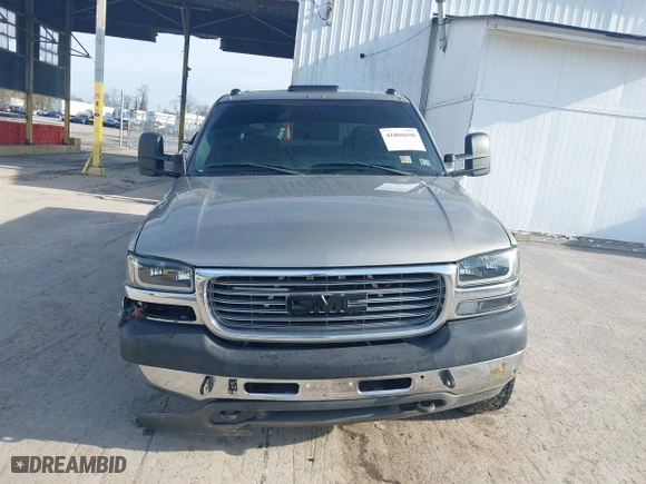 2002 GMC Sierra 2500HD SLE with VIN 1GTHK23U12F248328, listed as a IAAI auction lot 41806690 with 235,807 mi miles. Bid and sale history available at carsss.com. Image 13.