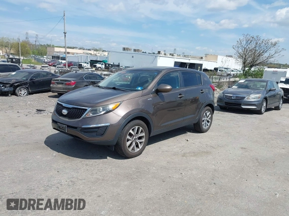 2014 Kia Sportage LX with VIN KNDPBCAC4E7629701, listed as a IAAI auction lot 42097140 with 183,552 mi miles and . Bid and sale history available at carsss.com. Image 2.