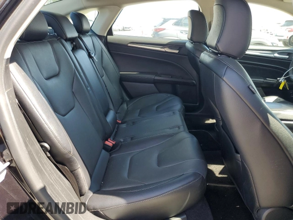 2020 Ford Fusion Titanium z VIN 3FA6P0RU3LR231920, wystawiony jako Copart lot #61643035 z przebiegiem 55 855 mil mil oraz Szkoda całkowita • Salvage title. Historia ofert i sprzedaży dostępna na DreamBid. Obrazek 10.