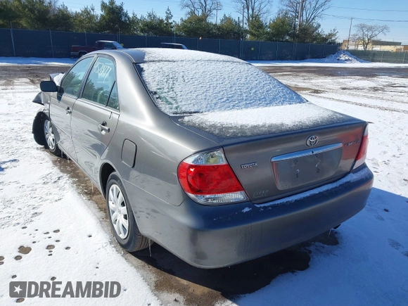 2006 Toyota Camry STD with VIN 4T1BE32K26U681429, listed as a IAAI auction lot 41526877 with 0 mi miles. Bid and sale history available at carsss.com. Image 3.