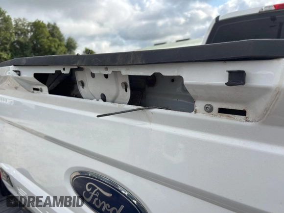 2017 Ford F-250 XL with VIN 1FT7W2A61HEC03778, listed as a IAAI auction lot 42783433 with 221,117 mi miles and . Bid and sale history available at DreamBid. Image 32.