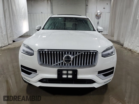 2024 Volvo XC90 Plus Bright Theme with VIN YV4L12PE2R1242512, listed as a Copart auction lot 89065235 with 18,029 mi miles and Clean Title. Bid and sale history available at DreamBid. Image 5.