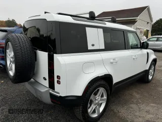 2020 Land Rover Defender SE z VIN SALEP7EU7L2018583, wystawiony jako Copart lot #76314014 z przebiegiem 80 810 mil mil oraz Czysty tytuł • Clean title. Historia ofert i sprzedaży dostępna na DreamBid. Obrazek 3.