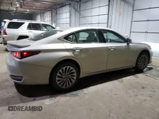 2022 Lexus ES 300h Luxury with VIN 58AEA1C17NU018349, listed as a Copart auction lot 43206535 with 13,464 mi miles and Salvage title. Bid and sale history available at DreamBid. Image 3.
