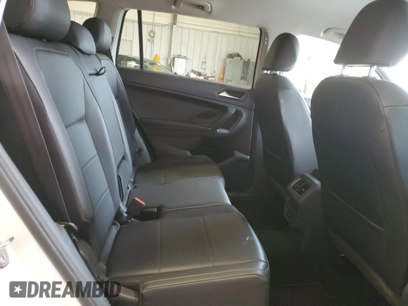 2018 Volkswagen Tiguan SEL z VIN 3VV2B7AX9JM182885, wystawiony jako Copart lot #60194295 z przebiegiem 101 861 mil mil oraz Czysty tytuł • Clean title. Historia ofert i sprzedaży dostępna na DreamBid. Obrazek 11.