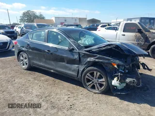 2013 Acura ILX Hybrid Tech Pkg with VIN 19VDE3F75DE300230, listed as a IAAI auction lot 41632727 with 116,922 mi miles. Bid and sale history available at carsss.com. Image 1.