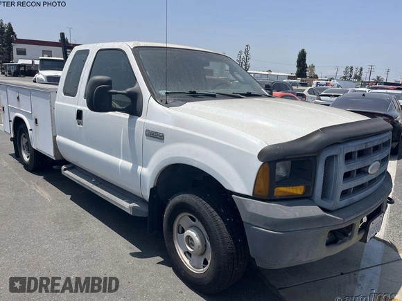 2006 Ford F-250 z VIN 1FDSX215X6ED85987, wystawiony jako IAAI lot #42764950 z przebiegiem 185 352 mil mil oraz . Historia ofert i sprzedaży dostępna na DreamBid. Obrazek 17.