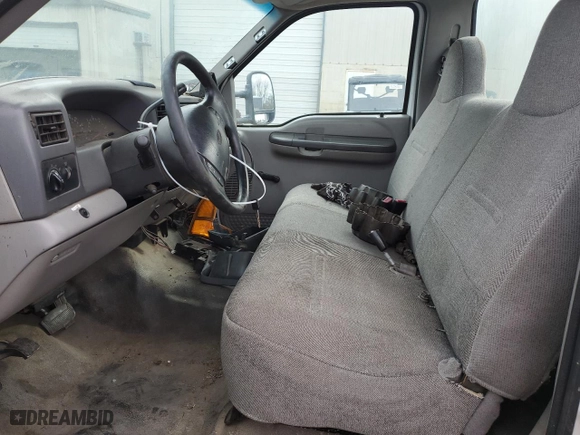 1999 Ford Super Duty F-250 XL with VIN 1FTNF21L3XEA93733, listed as a Copart auction lot 43638935 with 108,911 mi miles and Clean Title. Bid and sale history available at carsss.com. Image 7.