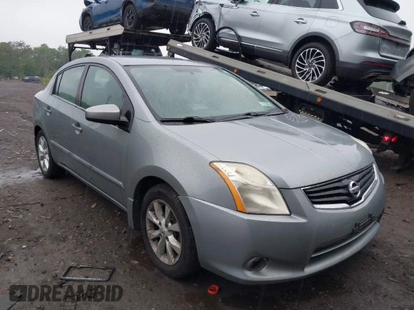 2010 Nissan Sentra S z VIN 3N1AB6AP9AL638624, wystawiony jako IAAI lot #42482578 z przebiegiem 221 987 mil mil oraz . Historia ofert i sprzedaży dostępna na DreamBid. Obrazek 6.