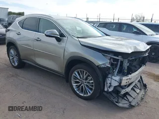 2024 Lexus NX 350 Luxury z VIN 2T2HGCEZ3RC032785, wystawiony jako IAAI lot #42230799 z przebiegiem 5992 mil mil oraz . Historia ofert i sprzedaży dostępna na DreamBid. Obrazek 1.