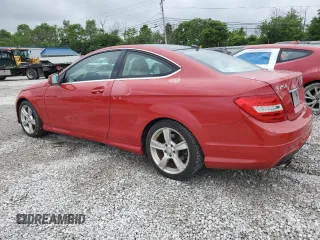 2015 Mercedes-Benz C 250 z VIN WDDGJ4HB6FG367726, wystawiony jako Copart lot #58392385 z przebiegiem 154 617 mil mil oraz Szkoda całkowita • Salvage title. Historia ofert i sprzedaży dostępna na DreamBid. Obrazek 2.
