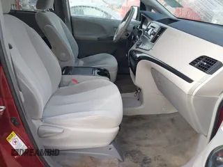 2013 Toyota Sienna LE AAS with VIN 5TDKK3DC1DS368585, listed as a IAAI auction lot 42070311 with 181,408 mi miles. Bid and sale history available at carsss.com. Image 5.