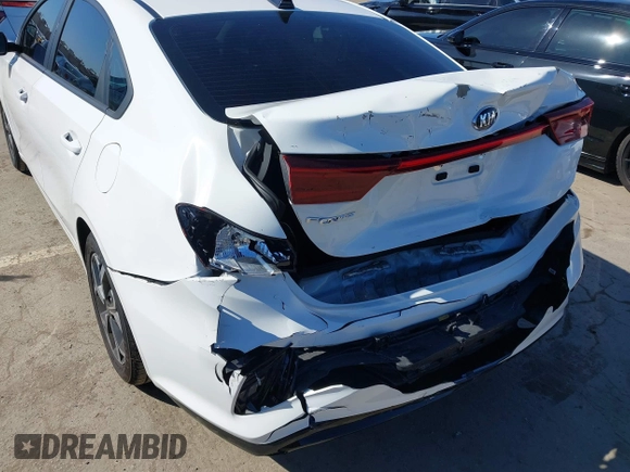 2021 Kia Forte LXS z VIN 3KPF24AD3ME283990, wystawiony jako IAAI lot #41839394 z przebiegiem 66 197 mil mil oraz . Historia ofert i sprzedaży dostępna na DreamBid. Obrazek 6.