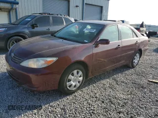 2002 Toyota Camry LE z VIN 4T1BE32K42U046058, wystawiony jako Copart lot #54326635 z przebiegiem 268 904 mil mil oraz Szkoda całkowita • Salvage title. Historia ofert i sprzedaży dostępna na DreamBid. Obrazek 1.